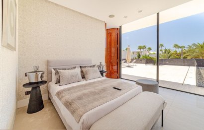 Resale - House - Detached Villa - Marbella - Nueva Andalucia