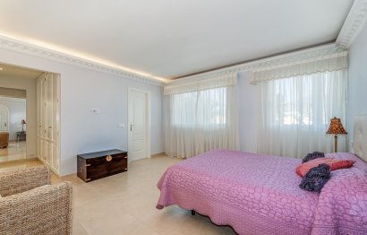 Resale - House - Detached Villa - Marbella - Nueva Andalucia