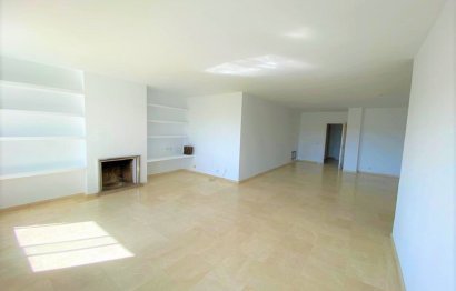 Resale - Apartment - Middle Floor Apartment - Marbella - Guadalmina Alta