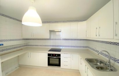 Resale - Apartment - Middle Floor Apartment - Marbella - Guadalmina Alta