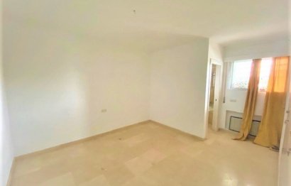 Resale - Apartment - Middle Floor Apartment - Marbella - Guadalmina Alta