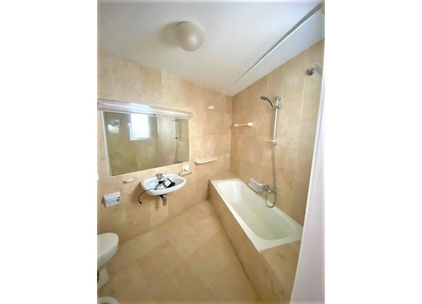 Resale - Apartment - Middle Floor Apartment - Marbella - Guadalmina Alta