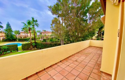 Resale - House - Detached Villa - Estepona - Atalaya