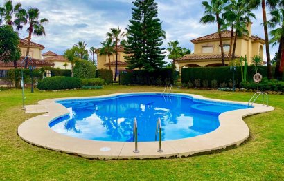 Resale - House - Detached Villa - Estepona - Atalaya