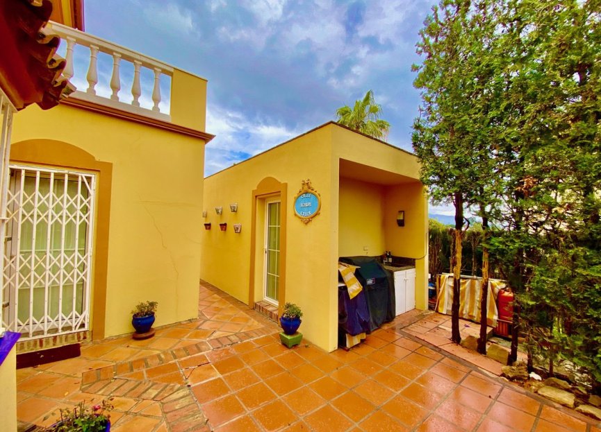 Resale - House - Detached Villa - Estepona - Atalaya