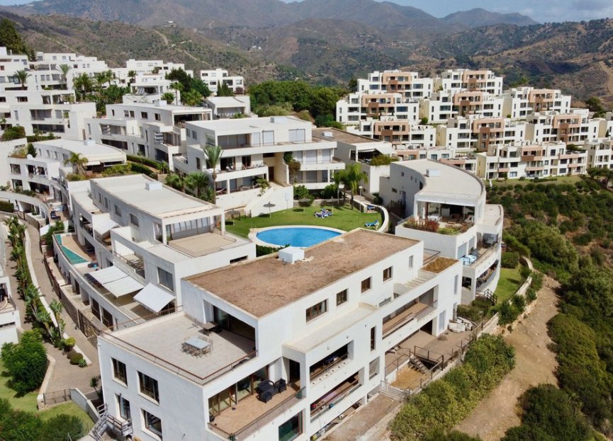 Resale - Apartment - Penthouse - Marbella - Altos de los Monteros