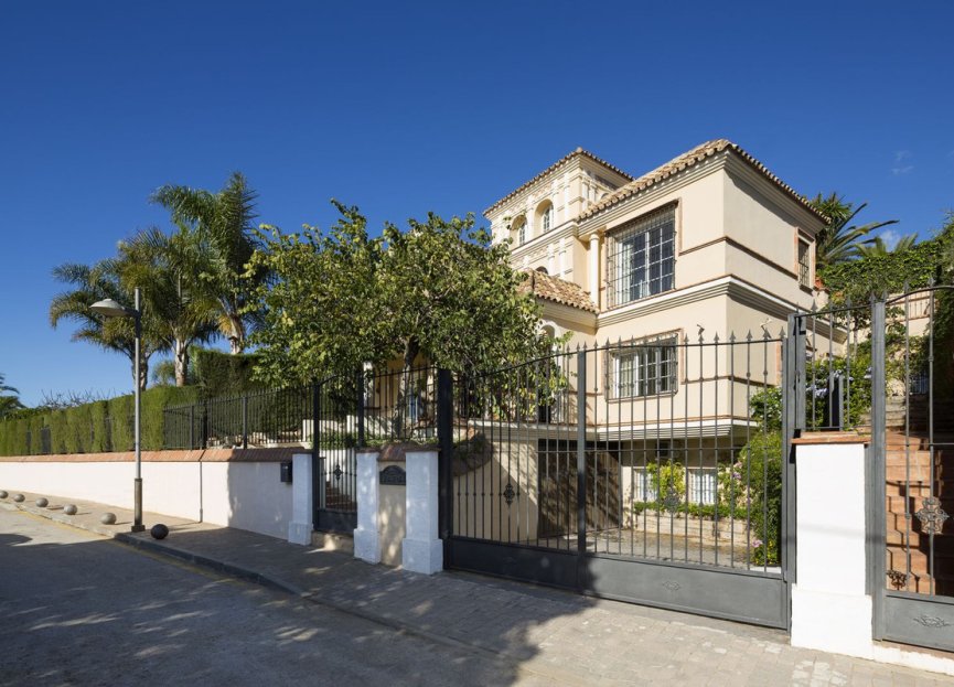 Reventa - House - Detached Villa - Marbella - Elviria