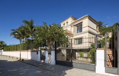 Reventa - House - Detached Villa - Marbella - Elviria