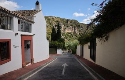 Resale - House - Semi-Detached House - Benahavís - Benahavís Centro