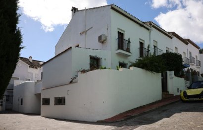 Resale - House - Semi-Detached House - Benahavís - Benahavís Centro