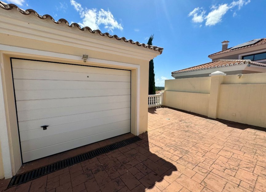 Resale - House - Detached Villa - Marbella - Elviria