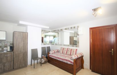 Resale - Apartment - Middle Floor Apartment - Marbella