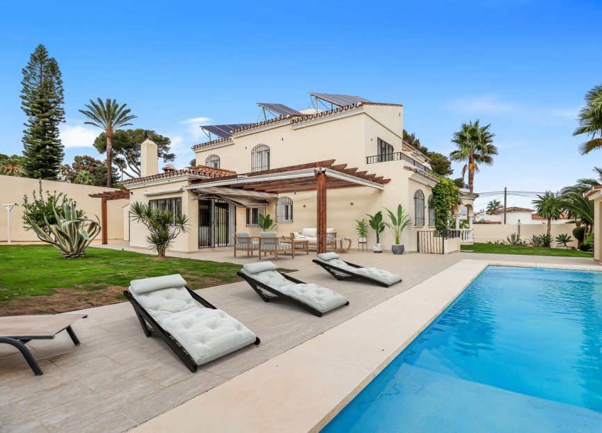 Resale - House - Detached Villa - Estepona - Estepona Centro