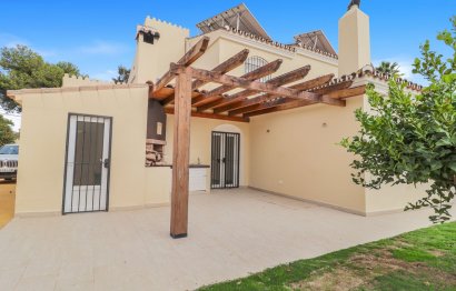 Resale - House - Detached Villa - Estepona - Estepona Centro