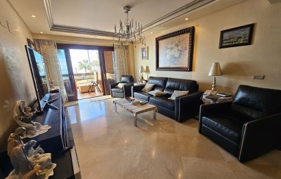 Resale - Apartment - Middle Floor Apartment - Estepona - Estepona Centro