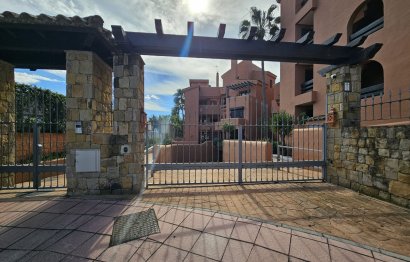 Resale - Apartment - Middle Floor Apartment - Estepona - Estepona Centro