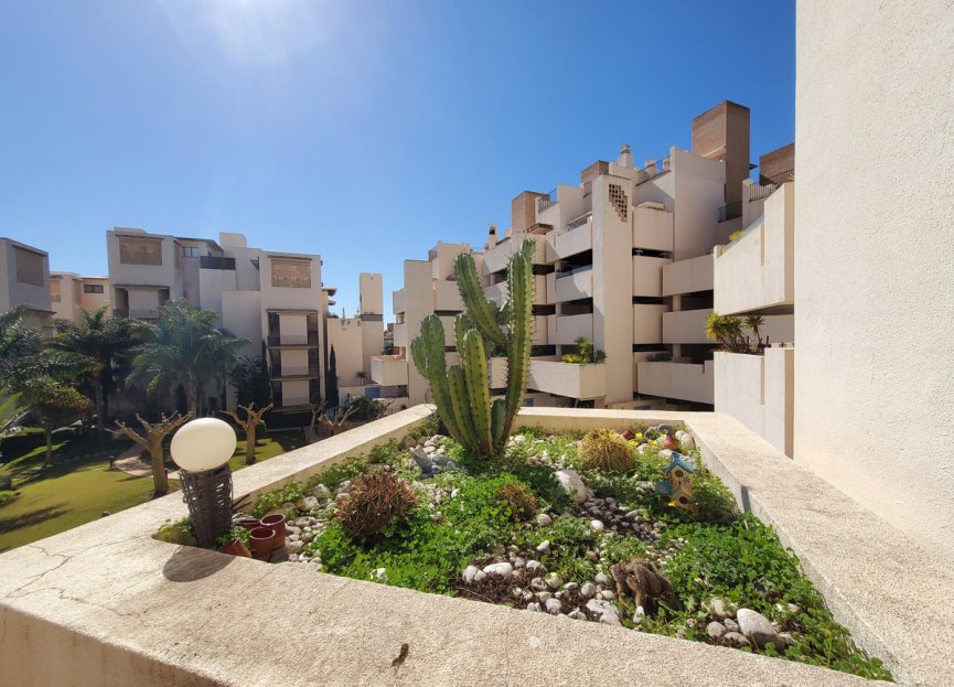 Resale - Apartment - Middle Floor Apartment - Estepona - Estepona Centro