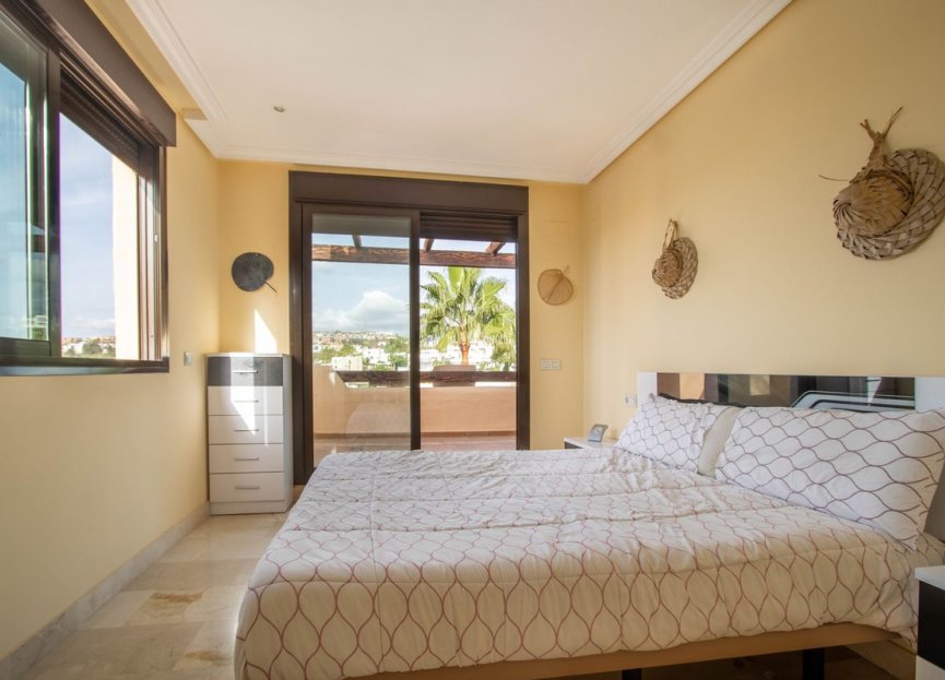 Resale - Apartment - Penthouse - Estepona - Atalaya