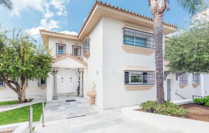 Resale - House - Detached Villa - Marbella - Río Real