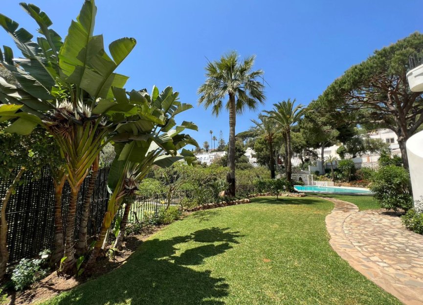 Resale - House - Detached Villa - Marbella - Río Real