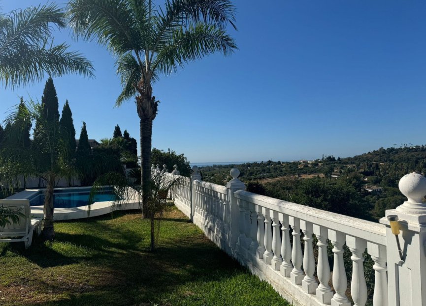 Resale - House - Detached Villa - Estepona - El Padron