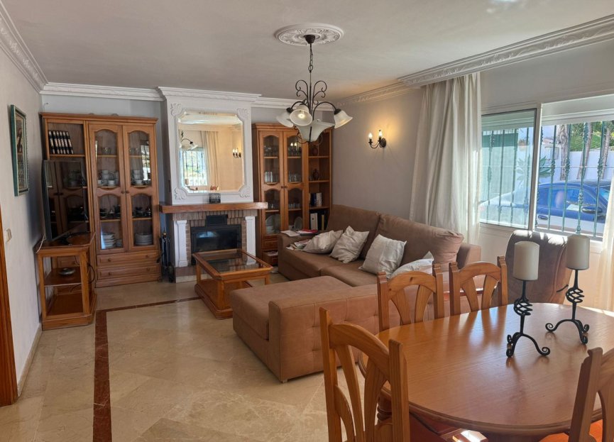 Resale - House - Detached Villa - Estepona - El Padron