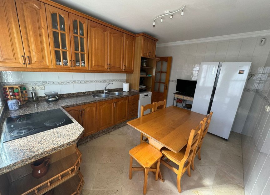 Resale - House - Detached Villa - Estepona - El Padron