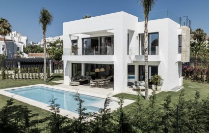 Resale - House - Detached Villa - Estepona - Estepona Centro