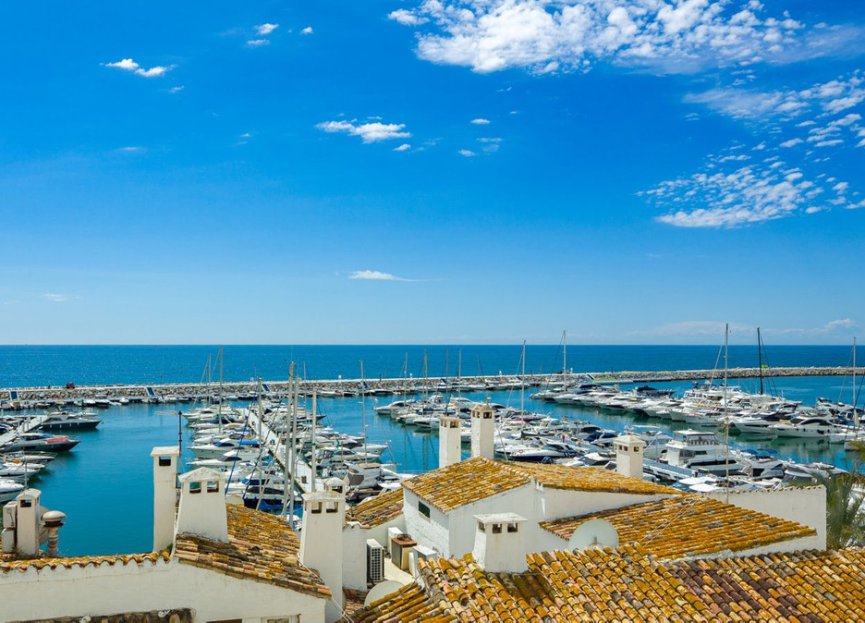 Resale - Apartment - Middle Floor Apartment - Marbella - Puerto Banús