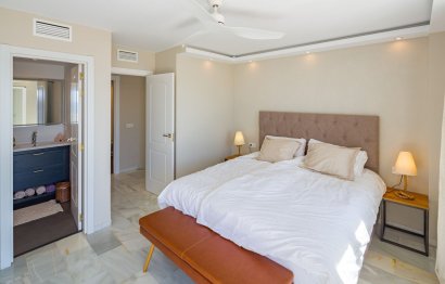 Resale - Apartment - Middle Floor Apartment - Marbella - Puerto Banús