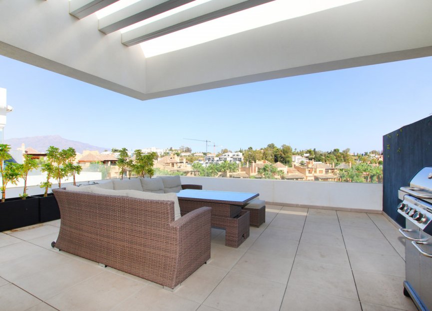 Resale - Apartment - Penthouse - Estepona - Estepona Centro