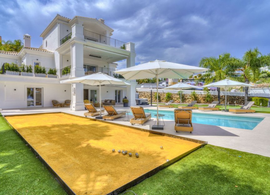 Resale - House - Detached Villa - Marbella - Nueva Andalucia