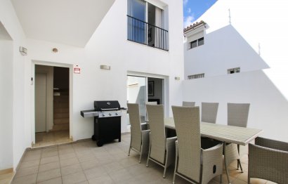 Resale - House - Townhouse - Estepona - Estepona Centro