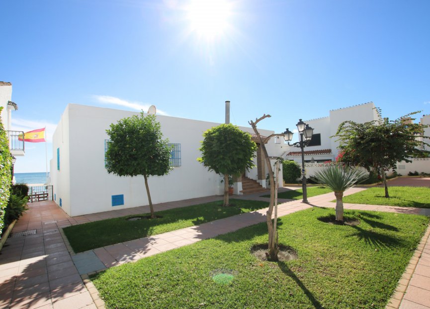 Resale - House - Townhouse - Estepona - Estepona Centro