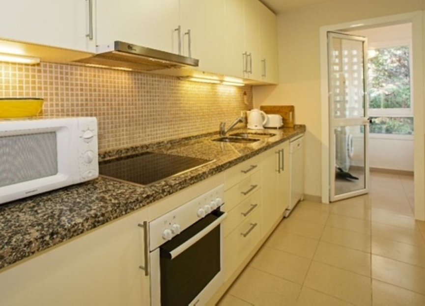 Resale - Apartment - Middle Floor Apartment - Benahavís - La Quinta