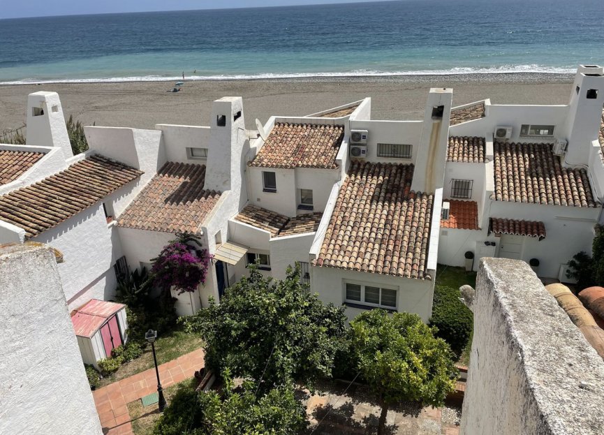 Resale - Apartment - Penthouse Duplex - Estepona - Estepona Centro