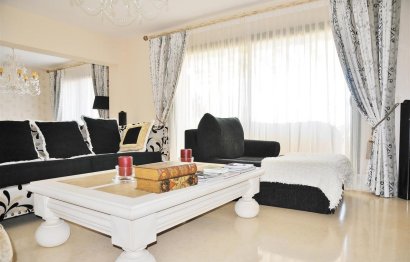 Resale - Apartment - Penthouse - Benahavís - Benahavís Centro