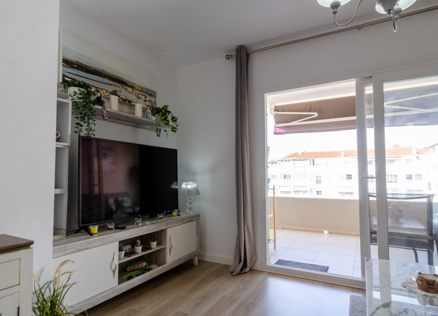 Resale - Apartment - Middle Floor Apartment - Marbella - La Campana