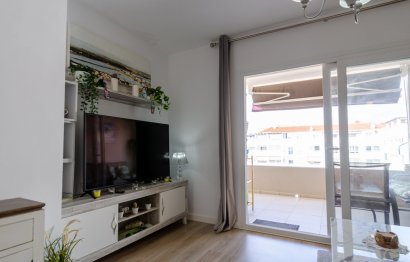 Resale - Apartment - Middle Floor Apartment - Marbella - La Campana