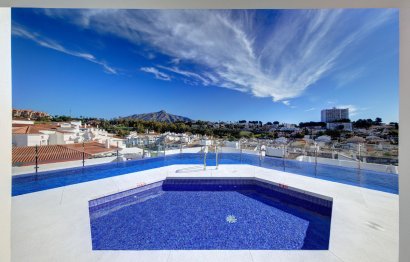 Resale - Apartment - Middle Floor Apartment - Marbella - La Campana