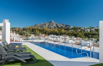 Resale - Apartment - Middle Floor Apartment - Marbella - La Campana