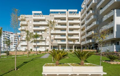 Resale - Apartment - Middle Floor Apartment - Marbella - La Campana