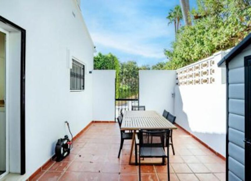 Resale - House - Detached Villa - Marbella - Elviria