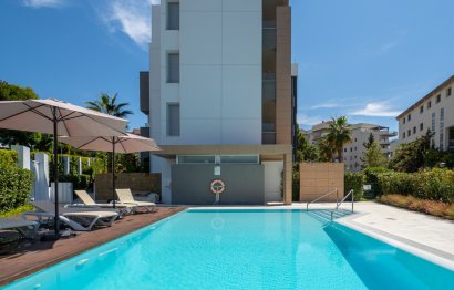 Resale - Apartment - Middle Floor Apartment - Marbella - Puerto Banús