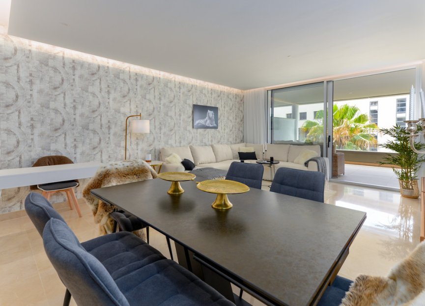 Resale - Apartment - Middle Floor Apartment - Marbella - Puerto Banús