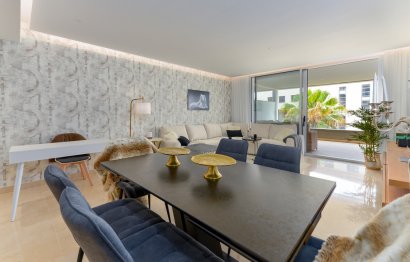 Resale - Apartment - Middle Floor Apartment - Marbella - Puerto Banús