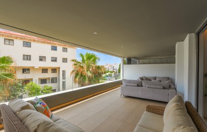 Resale - Apartment - Middle Floor Apartment - Marbella - Puerto Banús