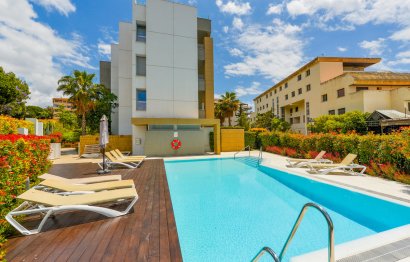 Resale - Apartment - Middle Floor Apartment - Marbella - Puerto Banús