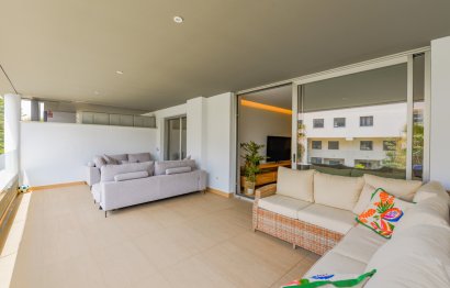 Resale - Apartment - Middle Floor Apartment - Marbella - Puerto Banús