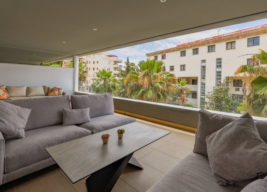 Resale - Apartment - Middle Floor Apartment - Marbella - Puerto Banús